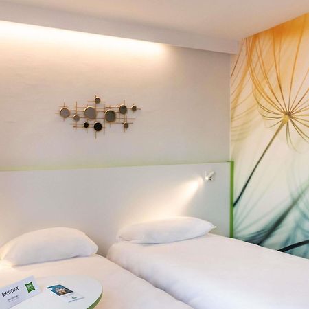 Hotel Ibis Styles Fougeres Beaucé Exterior foto